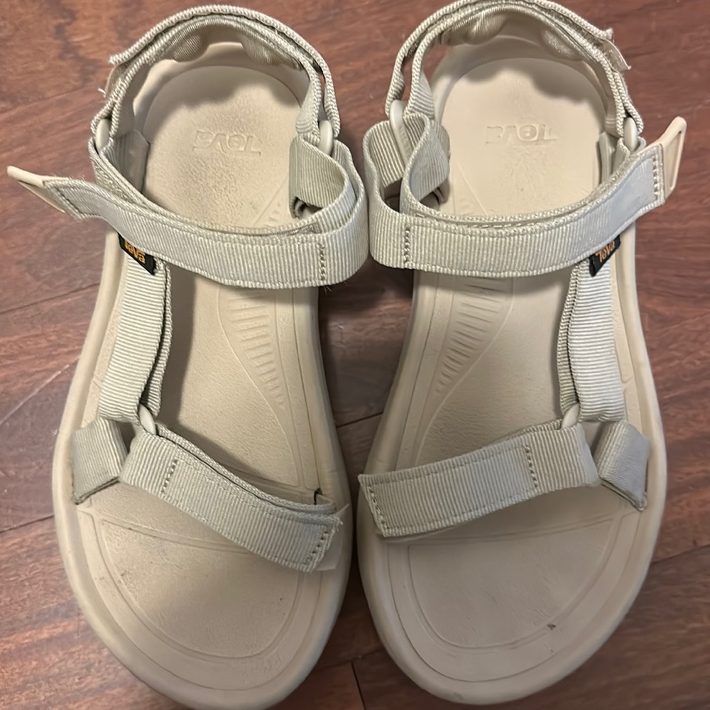 Teva Women’s Hurricane Sandal. Size 7
